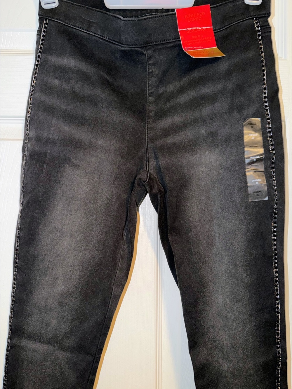 Jennifer Lopez Women’s Mid-Rise Jeggings w/Black Gem Embellishment - Picture 5 of 7